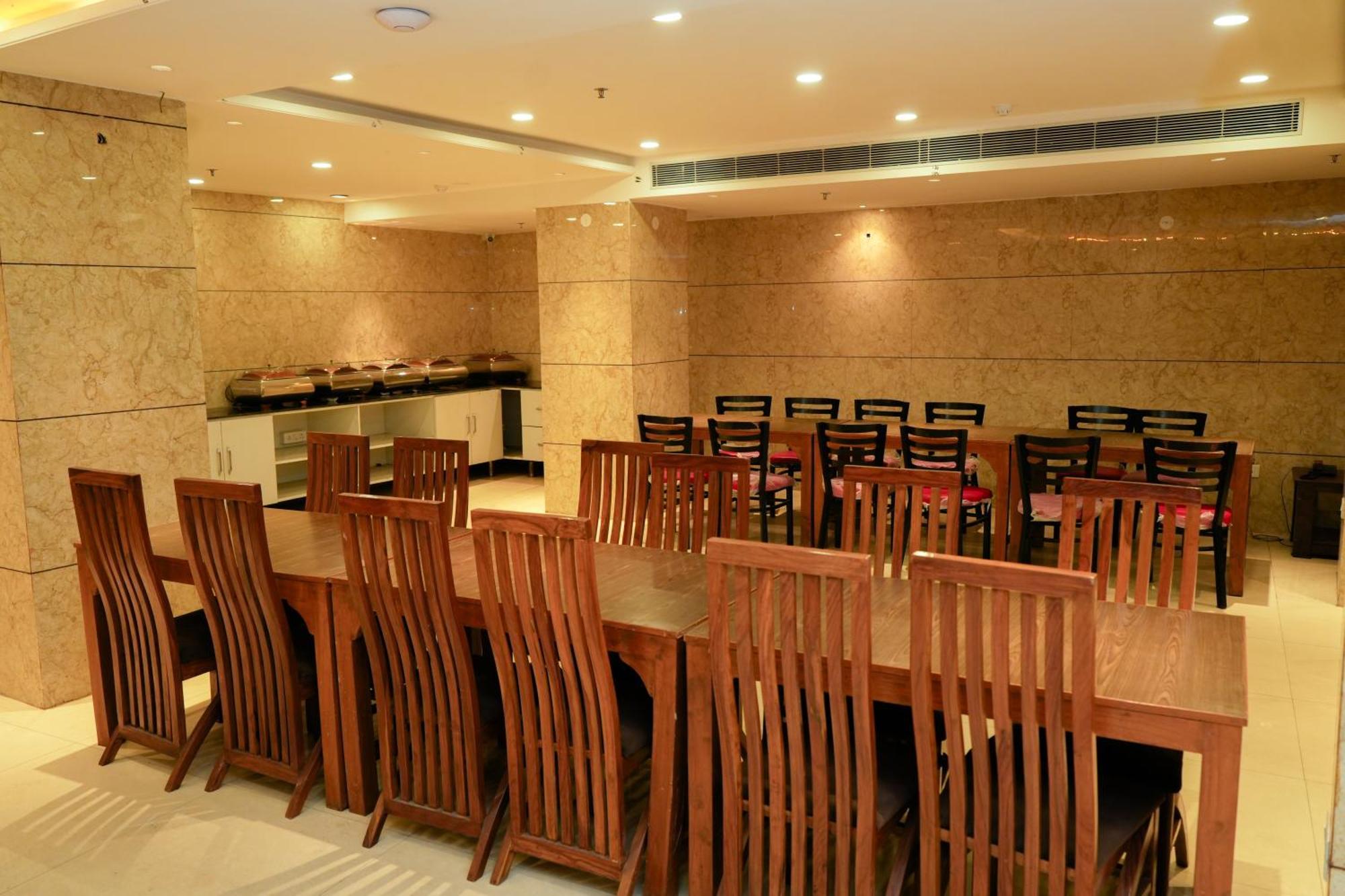 Rayta Hills Resort Nai Bagian luar foto
